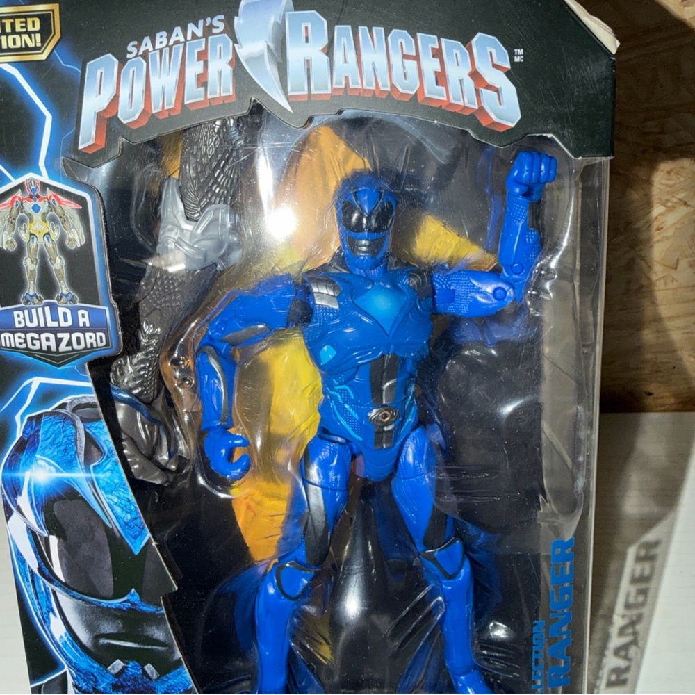 Saban's Power Rangers Blue Ranger Action Figure - Limited Edition - Picture 8 of 9
